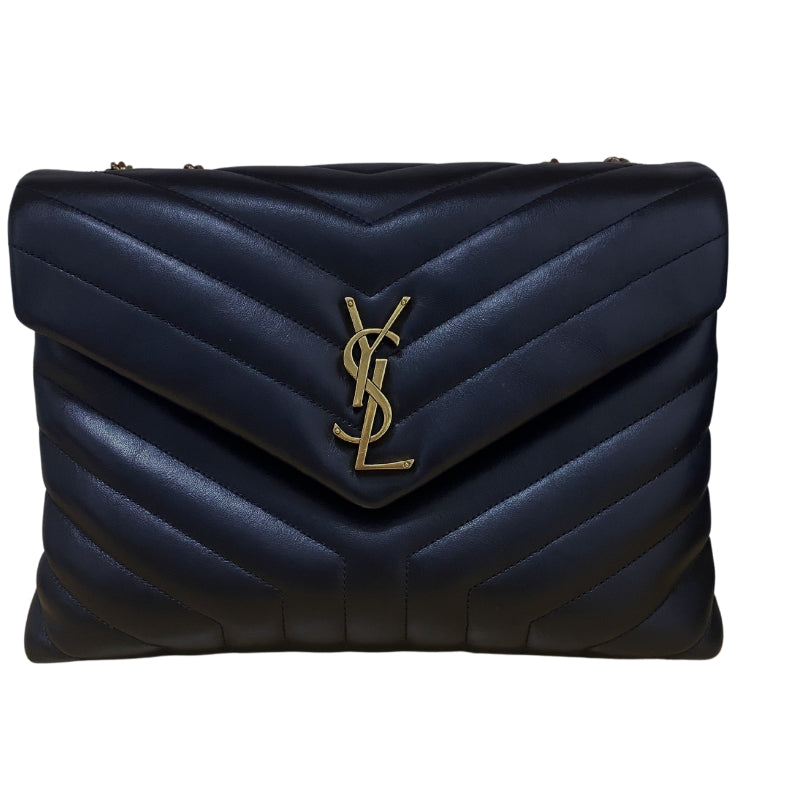 YSL LouLou Medium&nbsp;

Black Quilted Leather&nbsp;

Gold-Toned Hardware

Chain and Leather Strap

YSL Logo&nbsp;

Zip Picket in Interior&nbsp;