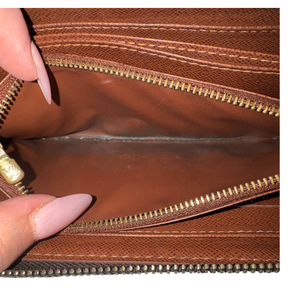 Louis Vuitton Monogram Zippy Wallet