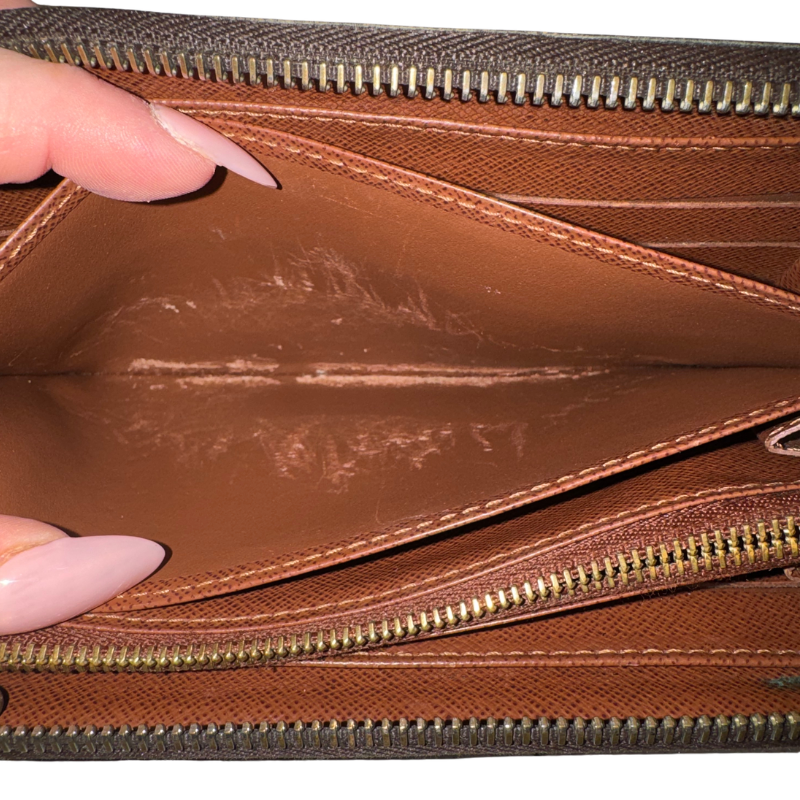 Louis Vuitton Monogram Zippy Wallet