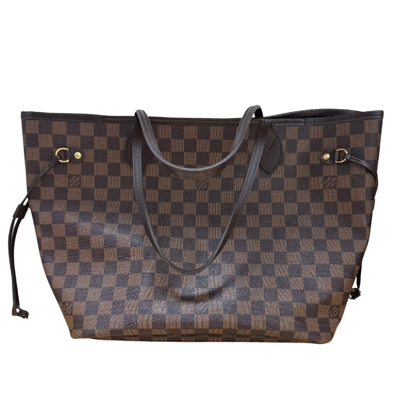 Louis Vuitton Damier Neverfull MM&nbsp;

Brown Coated Canvas&nbsp;

Damier Ebene Pattern

Brass Hardware&nbsp;

Leather Trim&nbsp;

Dual Sholder Straps

Canvas Lining &amp; Single Interior Pocket&nbsp;

Clasp Closure at Top&nbsp;