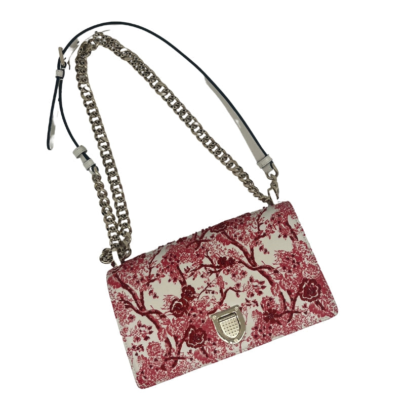 Dior Embroidered Floral Toile de Jouy Medium Diorama Bag, Floral Printed Exterior, Embroidered Beaded Details, Front Push Lock Closure, Silver Tone Hardware, Chain Shoulder Strap, Adjustable Leather Strap, Leather Lining, Single Interior Pocket, Condition: Excellent