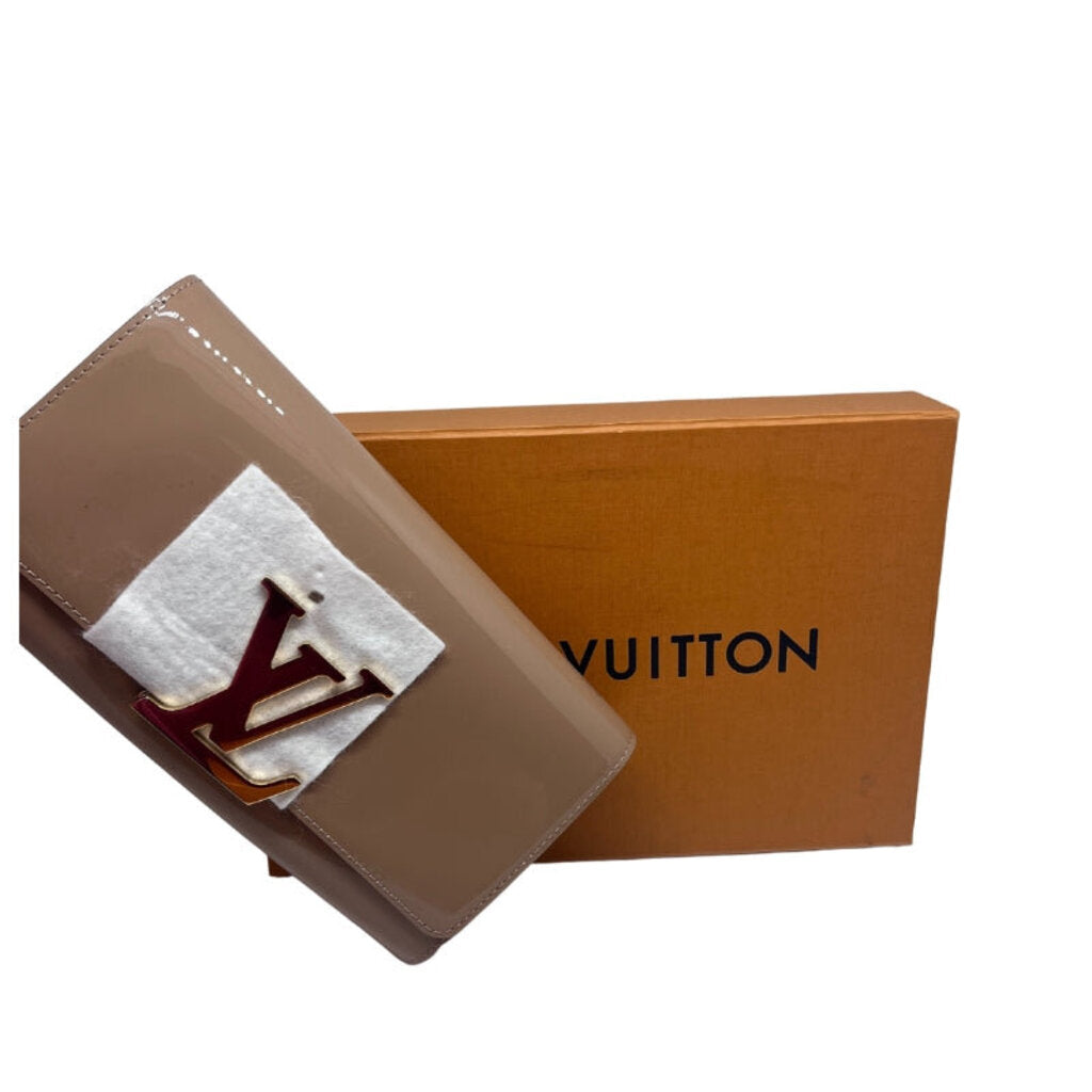 Louis Vuitton Vernis Louise Clutch