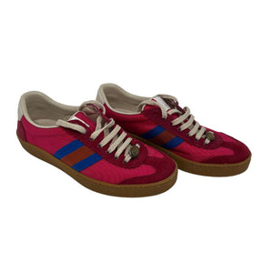 Gucci Canvas Sneakers with pink canvas, rubber soles, suede trim. Size 38 in excellent condition
