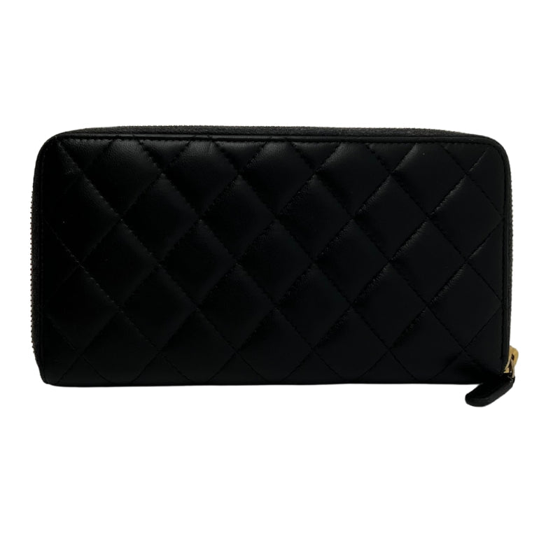 Back View: Diamond Quilted Lambskin Leather. 