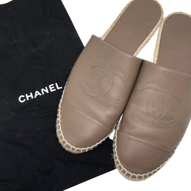 Chanel Interlocking CC Logo Slip On Espadrilles, Size 39, Brown Leather Exterior, CC Logo Stitched Detail, Jute and Rubber Trim, Braided and Whipstitch Accents, Round Toe, Condition Good, Some Wear Pictured Above