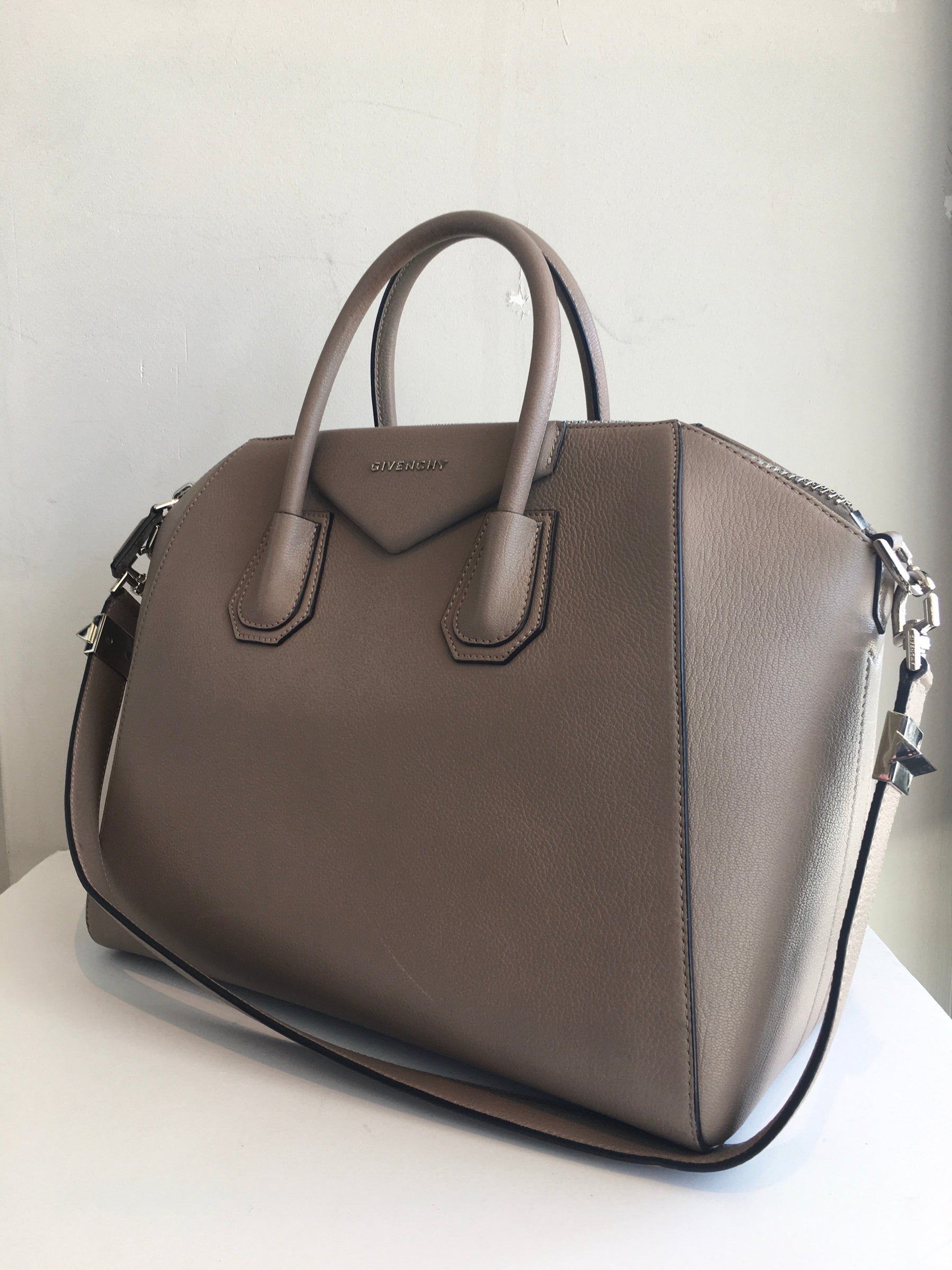 Givenchy Small Antigona Bag Side
