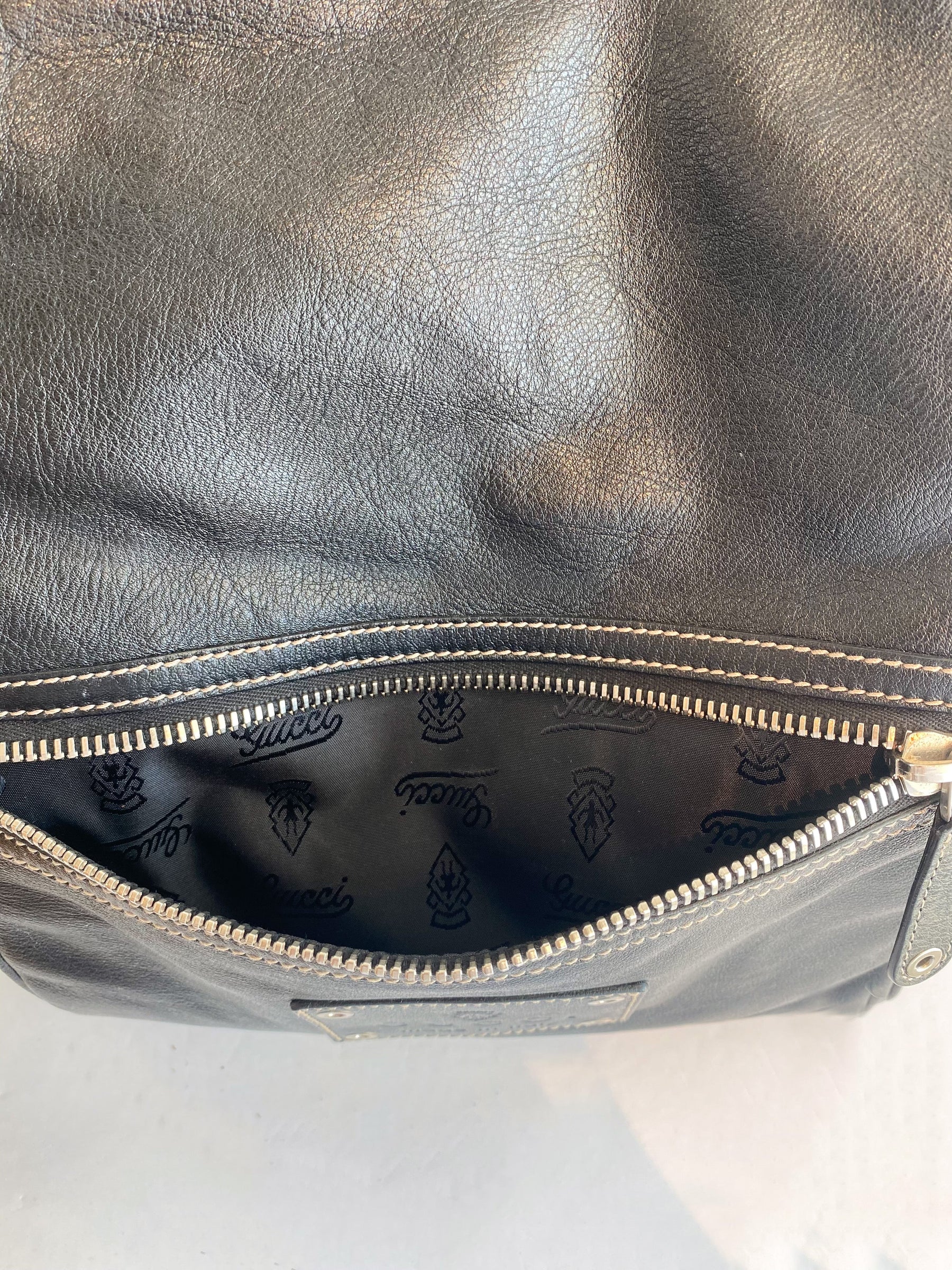 Gucci Black Leather Weekender Bag Front Zipper Pocket Logo