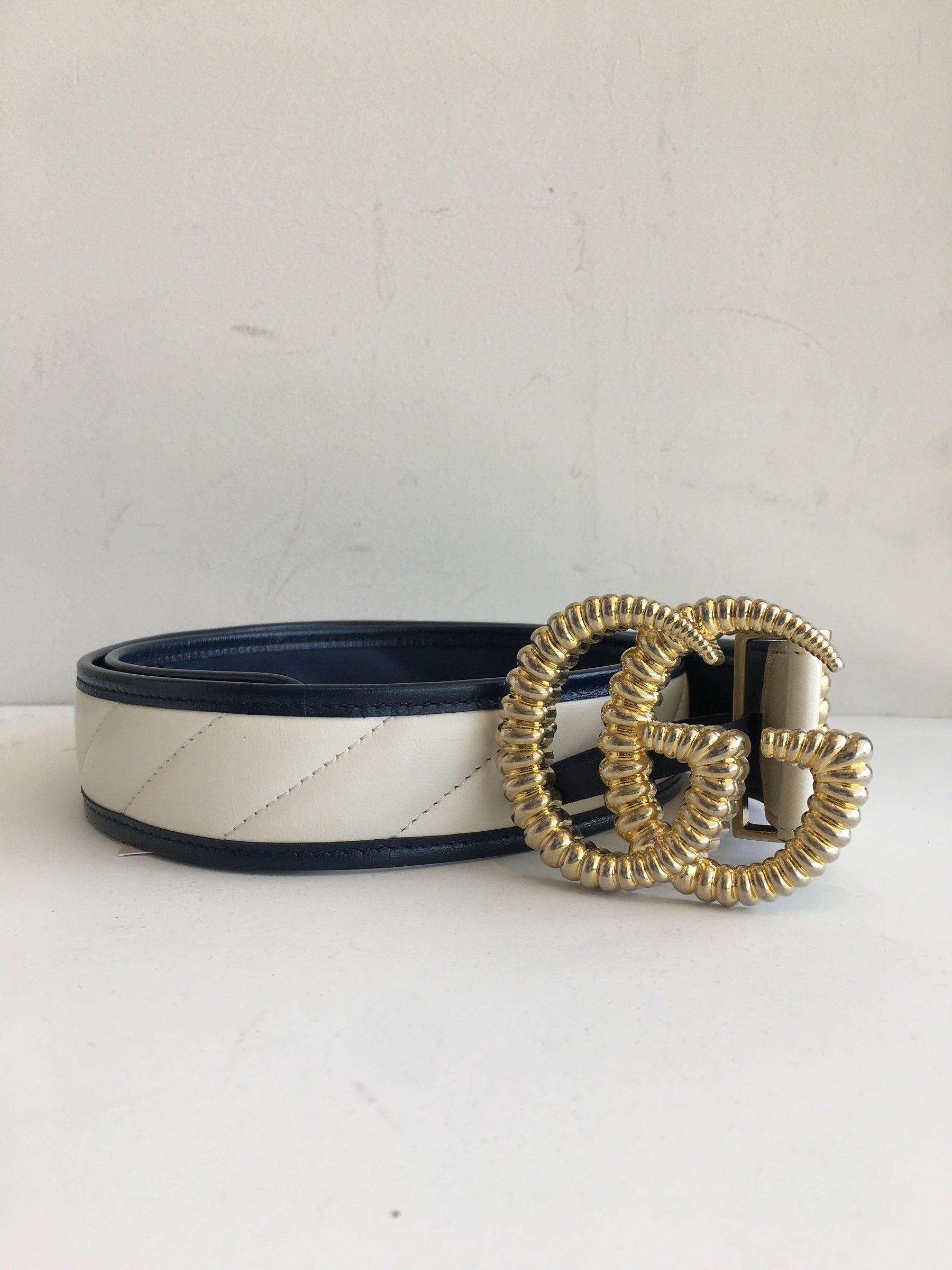 Gucci White and Navy Double G Quilted Leather Belt