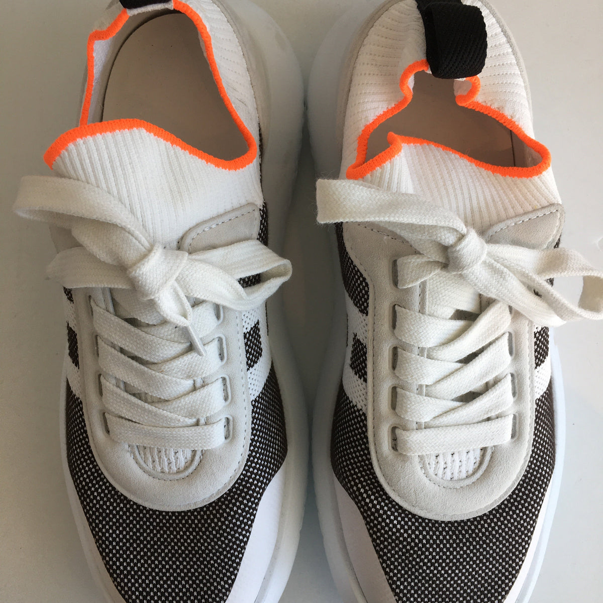 Hermes White/Orange Quicker Fresh Paint Sneakers Size 39.5  Hermes White Sneakers with Blue and Orange Accents main image 2