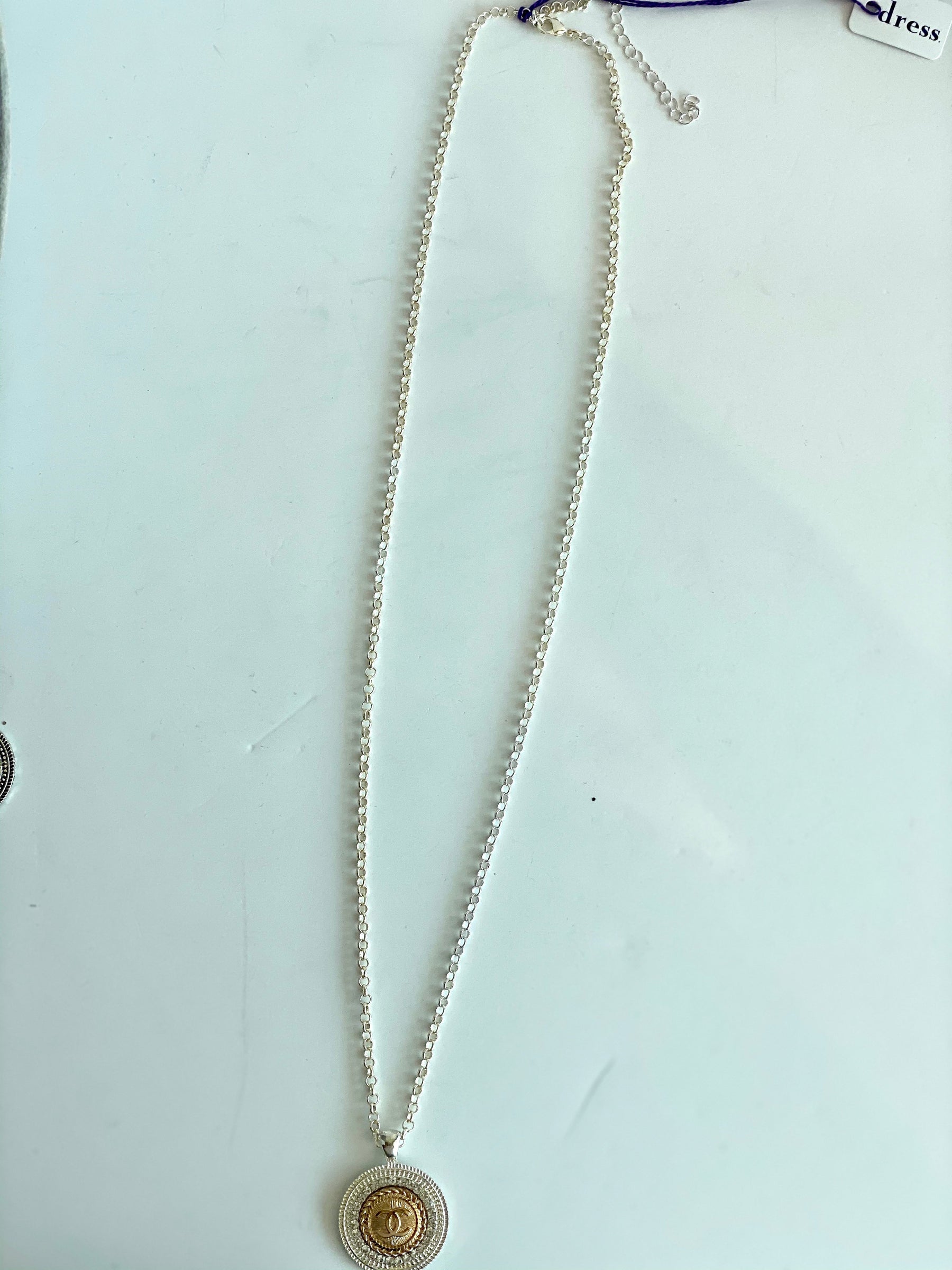chanelbuttongoldnecklace