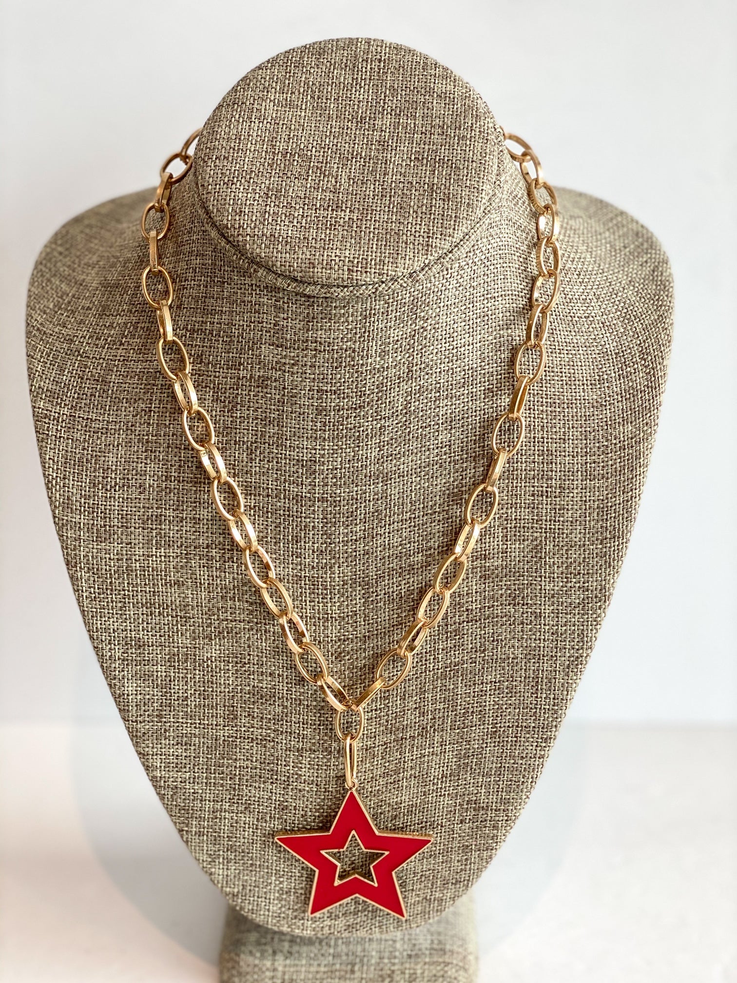 red star necklace 
