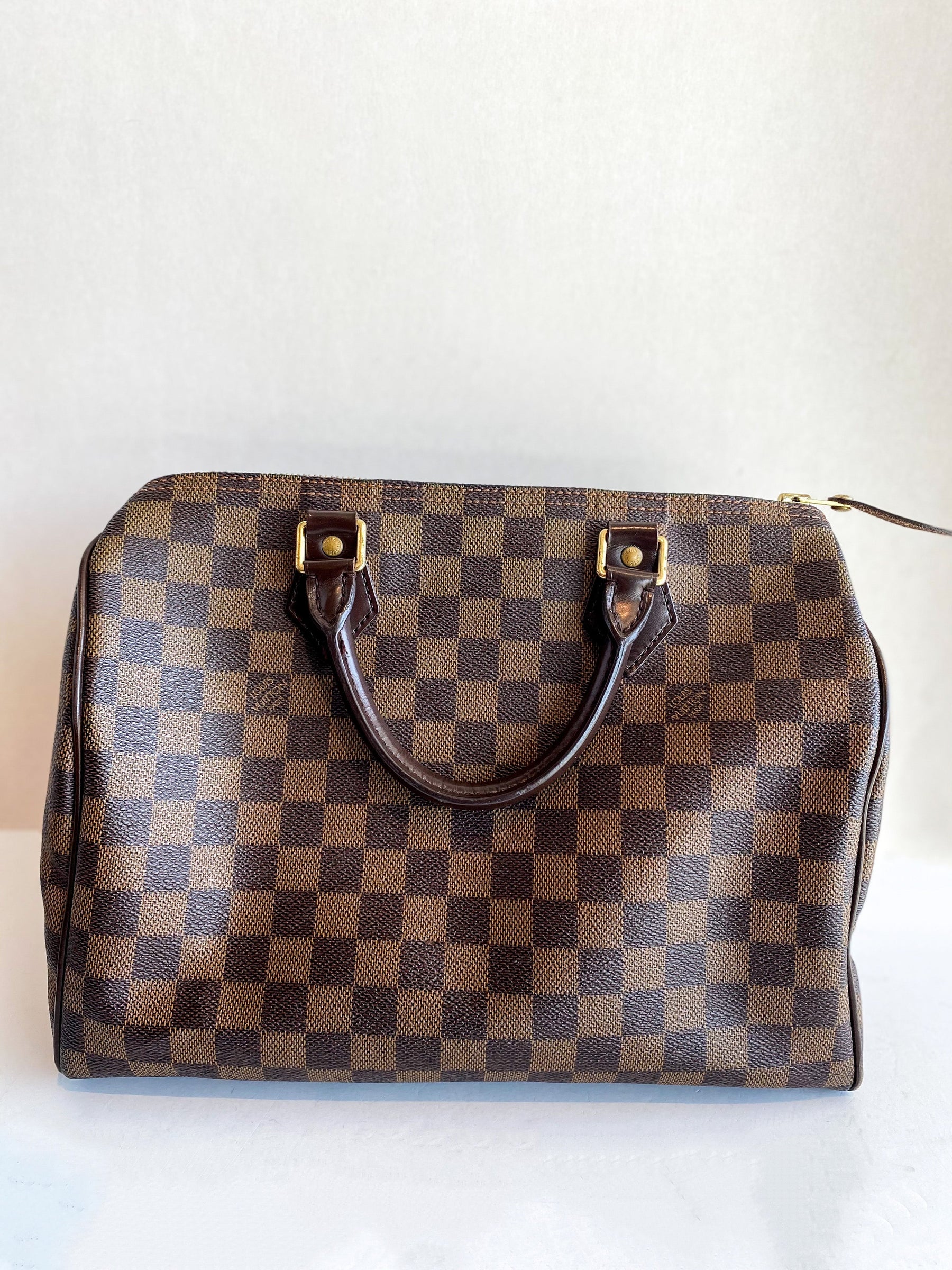 speedy 30 damier ebene outfit