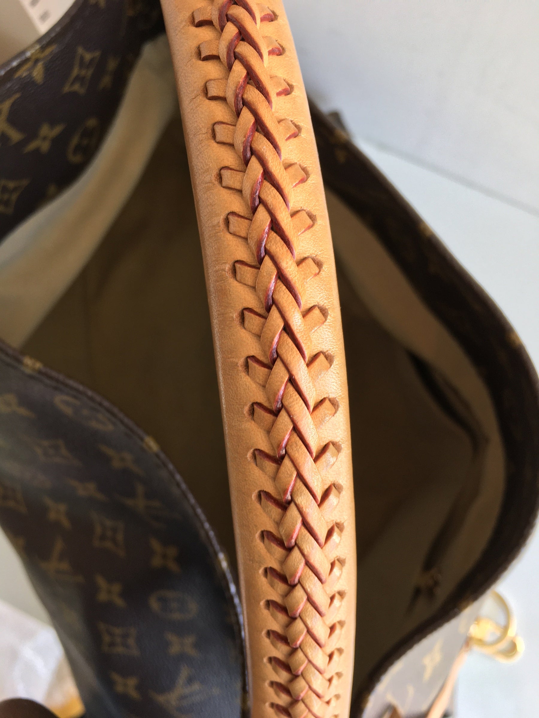 Louis Vuitton Artsy MM Monogram - DOL2225