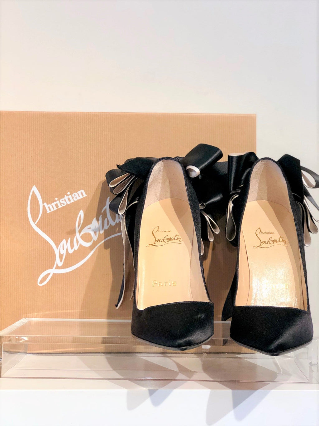 CHRISTIAN LOUBOUTIN ANEMONE SHOES 35.5 BLACK SATIN PUMPS SHOES ref.1010707  - Joli Closet