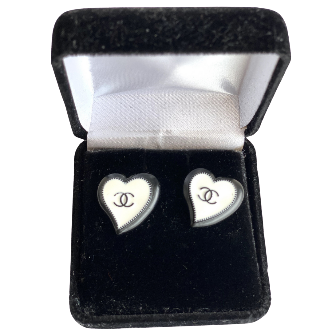 Designer Button Earrings - White & Black Heart CC