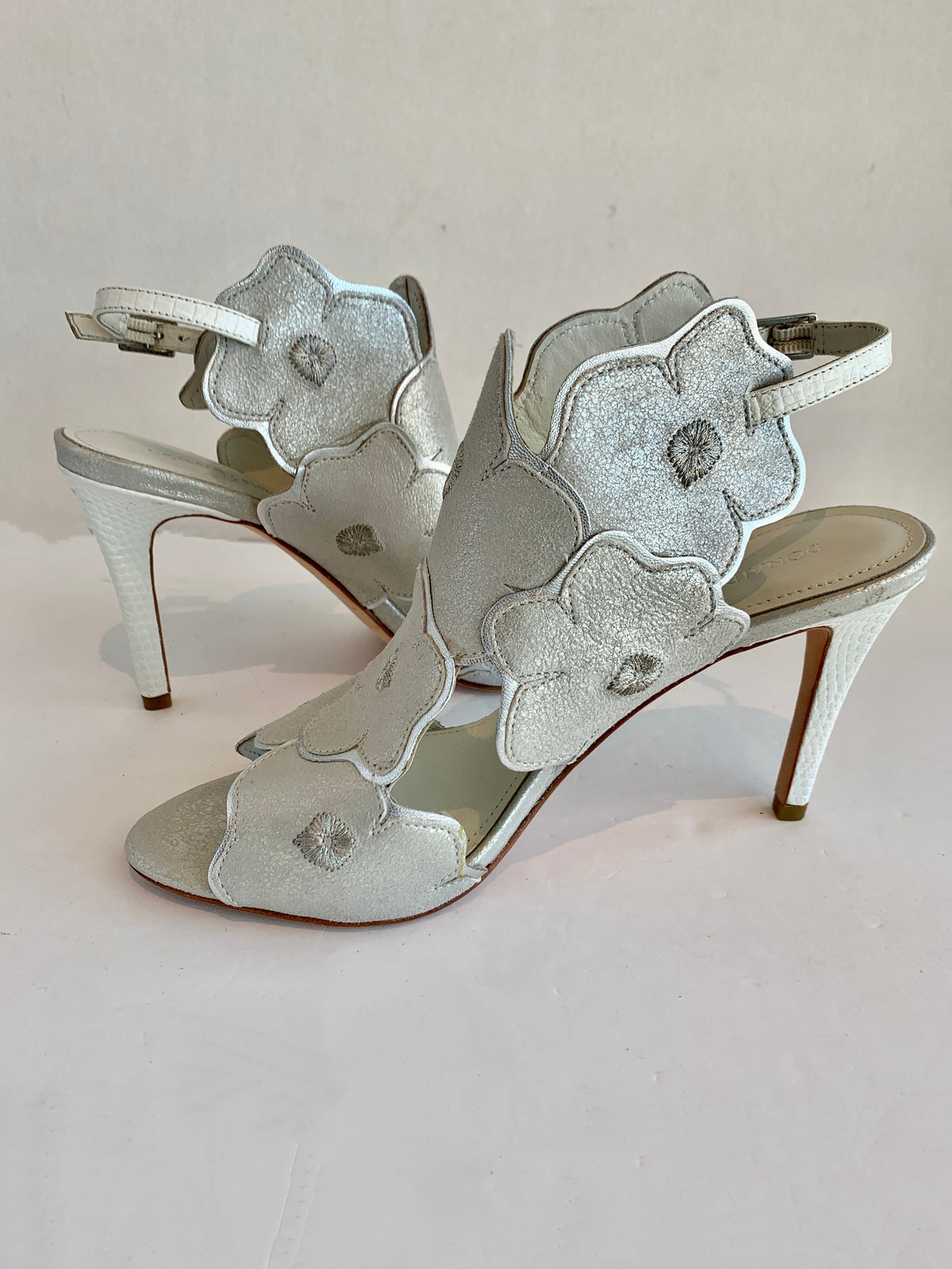 Donald J Pliner heel