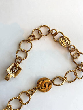 Chanel Chain Belt Gold details