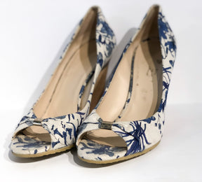 Gucci Floral Wedges Blue and White Front of Shoes