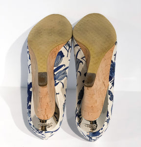 Gucci Floral Wedges Blue and White Bottom of Shoes